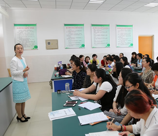 “三生学导”课堂初中英语点评