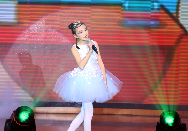 歌伴舞《每当我走过老师窗前》