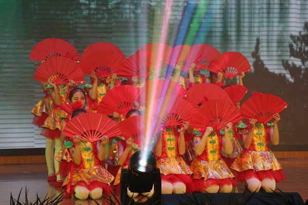 舞蹈《国学礼赞》