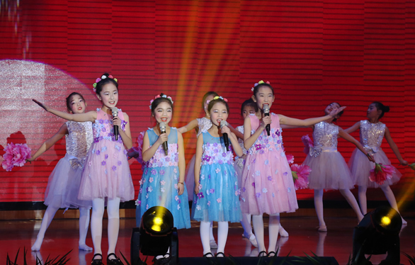 歌伴舞《歌唱祖国》