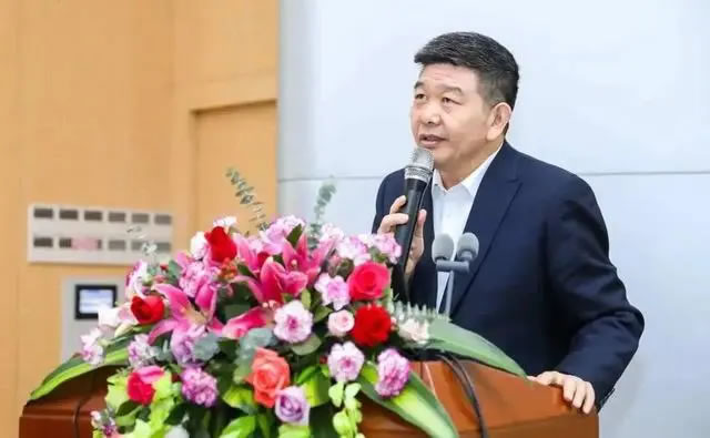 张志勇：建议探索城镇学校与乡村学校一体化办学