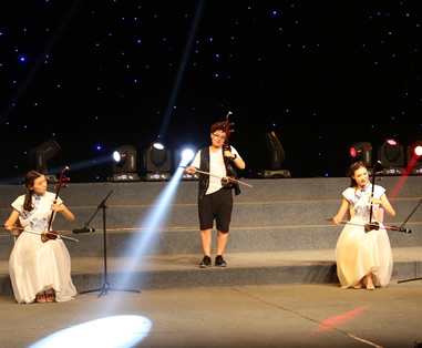 器乐合奏：《赛马》