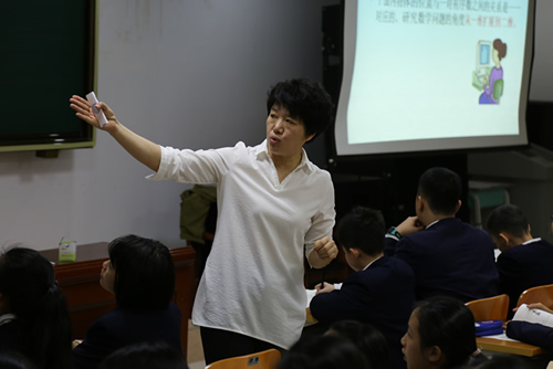 《用有序实数对表示位置》教学设计