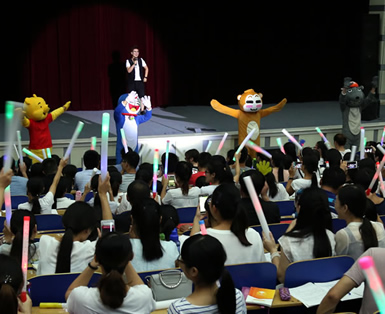 暖场：《幸福拍手歌》